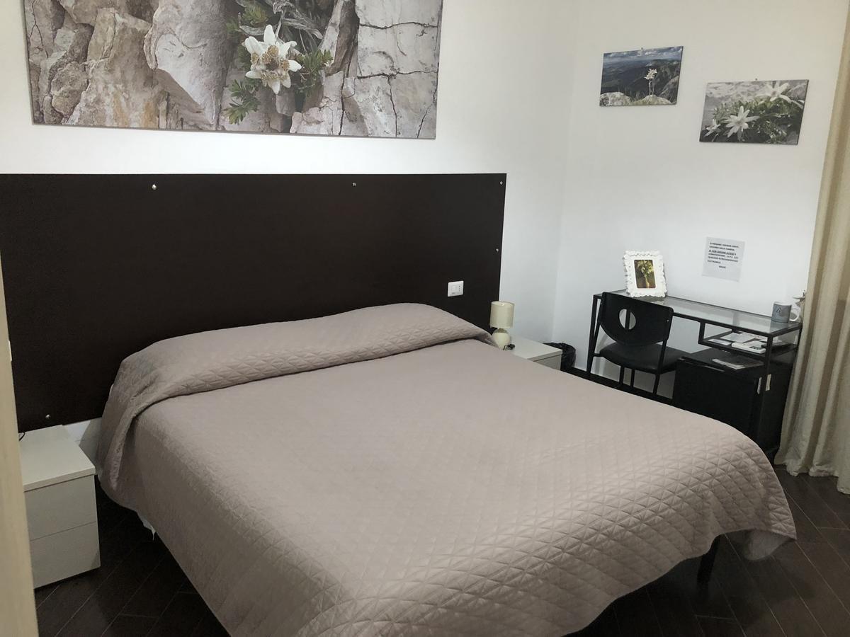 B&B Rosaly Сан Каталдо Екстериор снимка